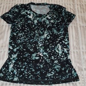 Lululemon sunguard tshirt size 4 great condition